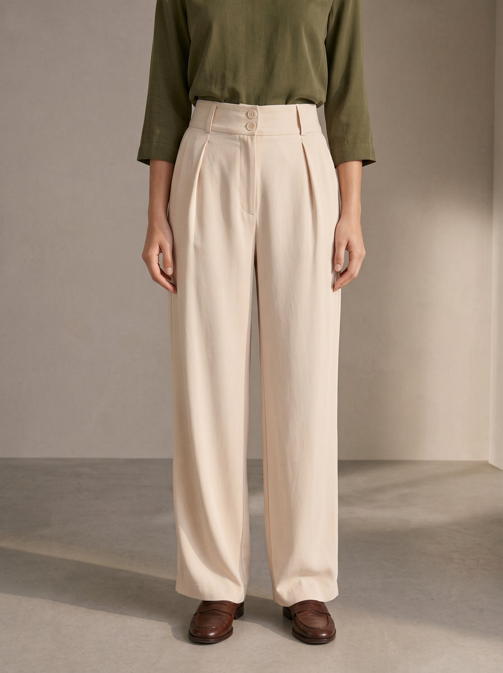 Pleated Wide-Leg Trousers – Ivory