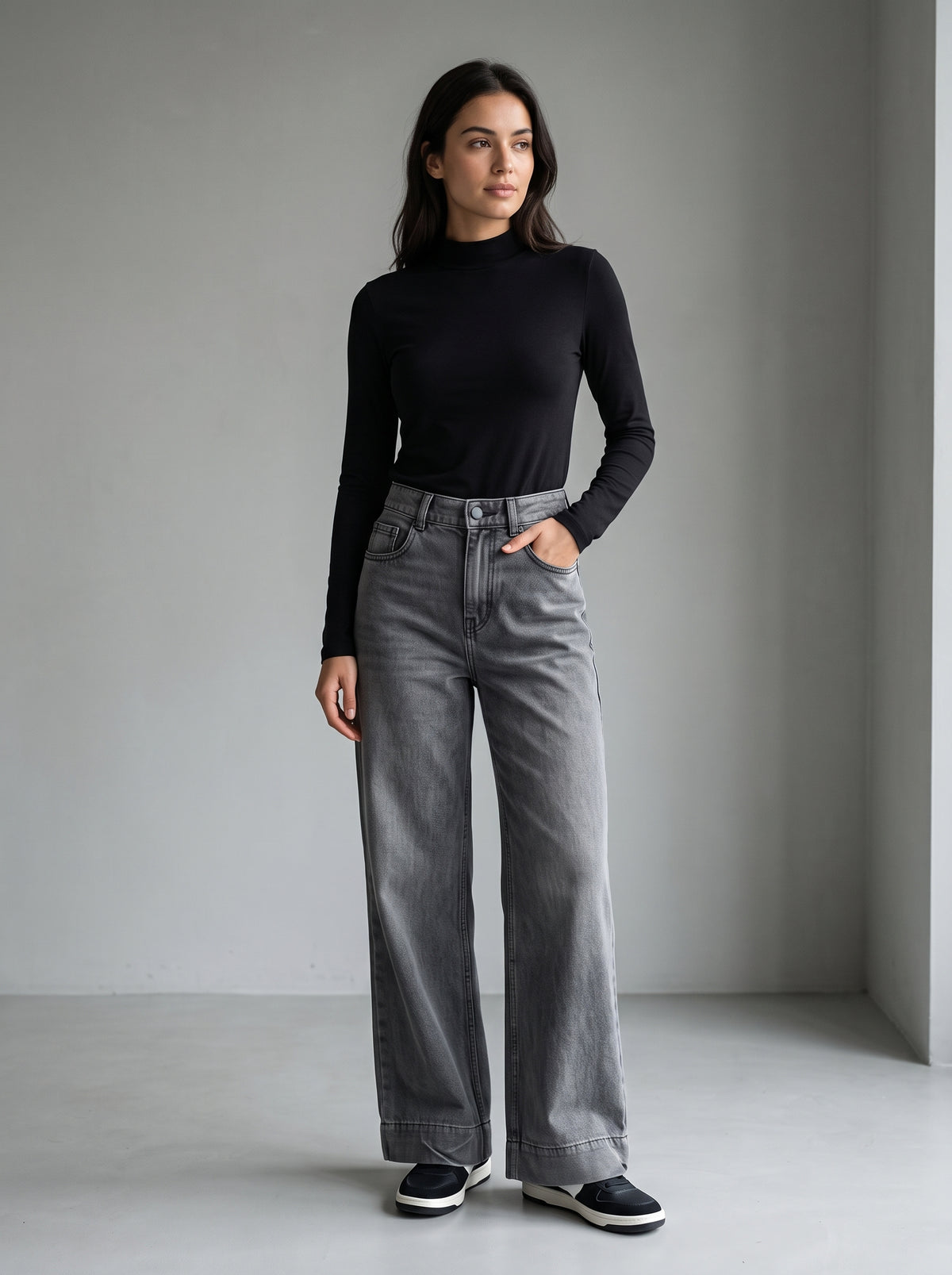 High-Rise Wide-Leg Cropped Jeans – Washed Grey