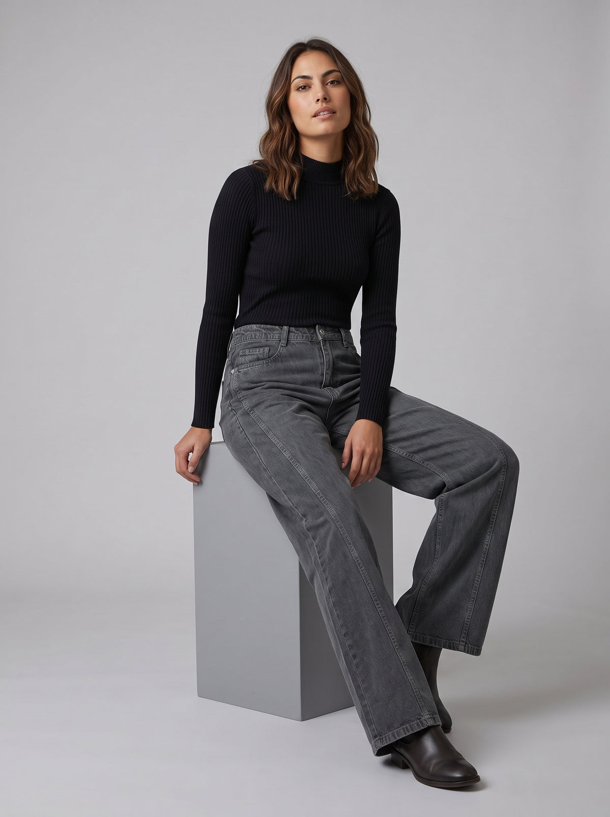 Seamed Wide-Leg Jeans – Washed Black
