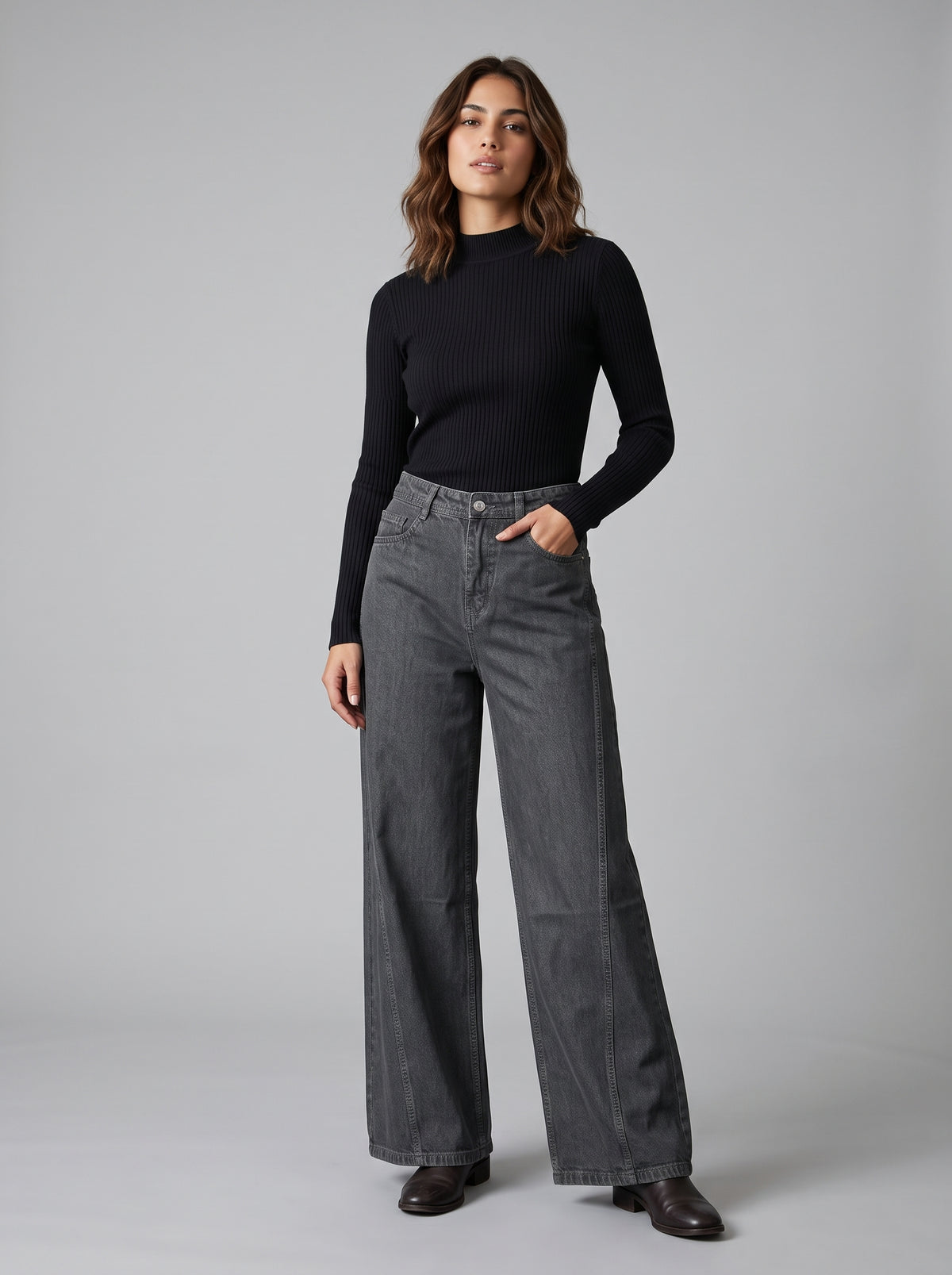 Seamed Wide-Leg Jeans – Washed Black