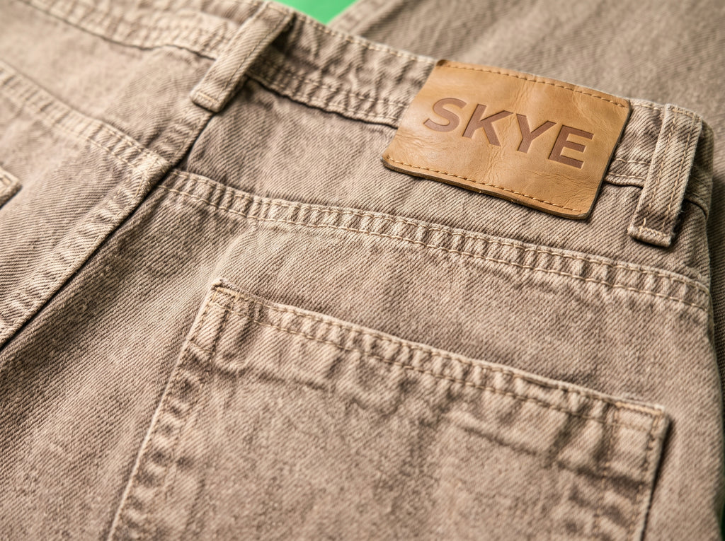 Vintage Wash Straight-Leg Jeans – Mocha
